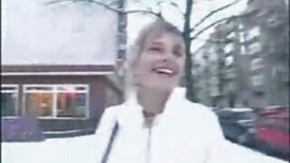 Молодий чувак легко заводить сексуальну студентку Мері Бел porno sait